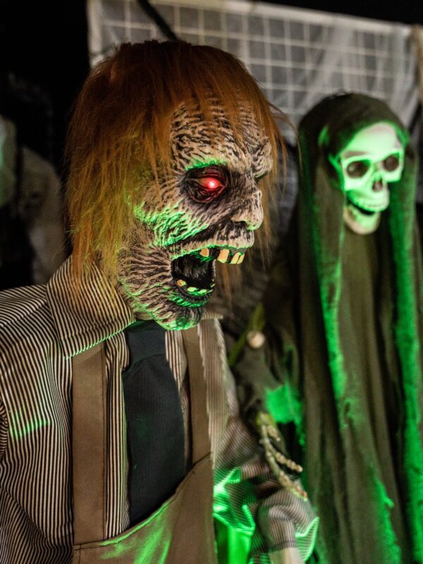 Halloween postava zombie s motorovou pilou, pohyblivá, 170 cm - Image 8