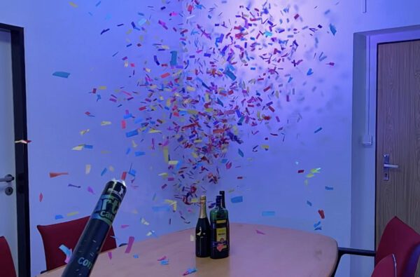 Párty konfety vystřelovací 60 cm, růžové - Image 2