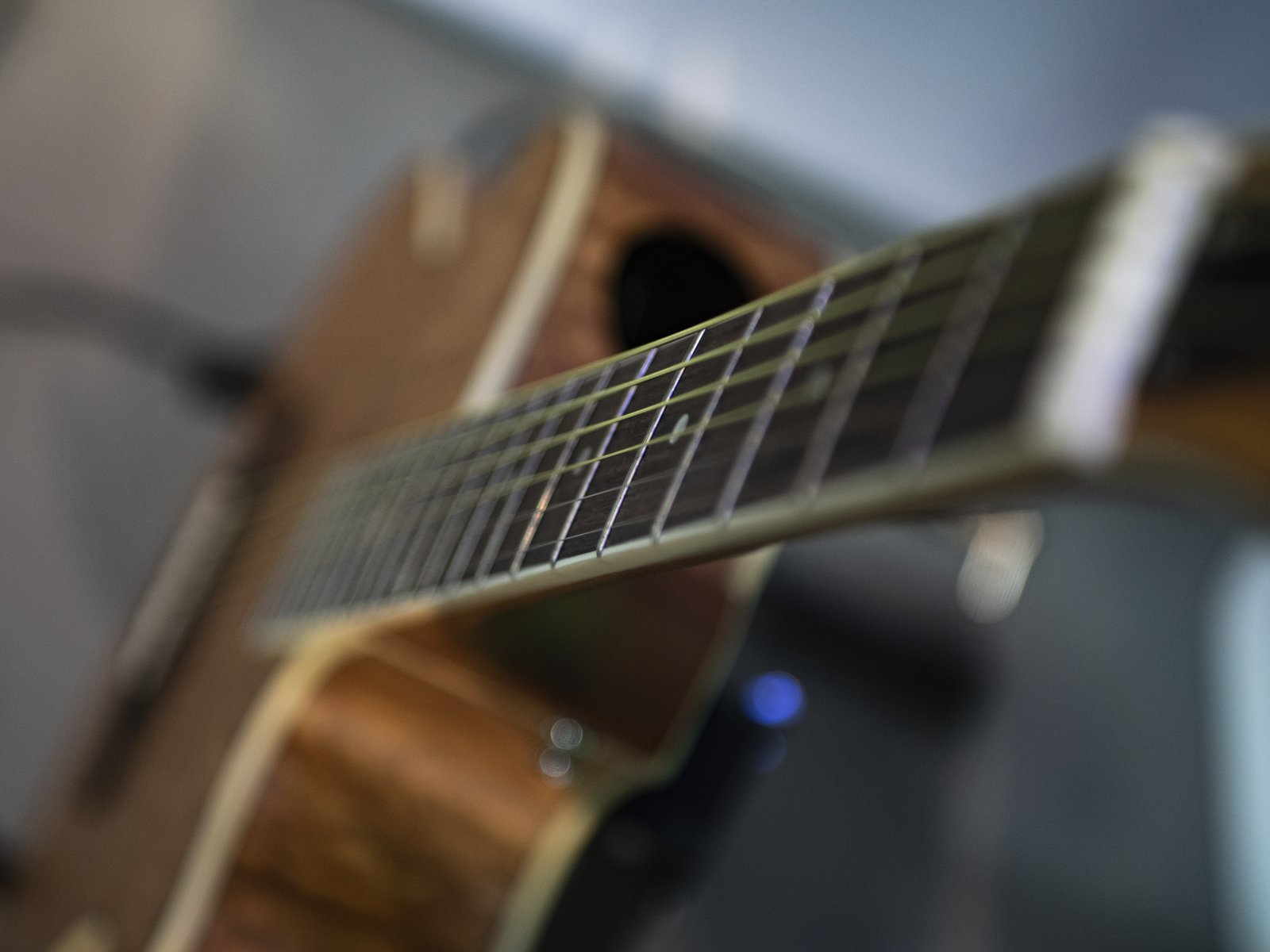 Dimavery SP-100, elektroakustická kytara typu Folk, přírodní - Obrázek 5