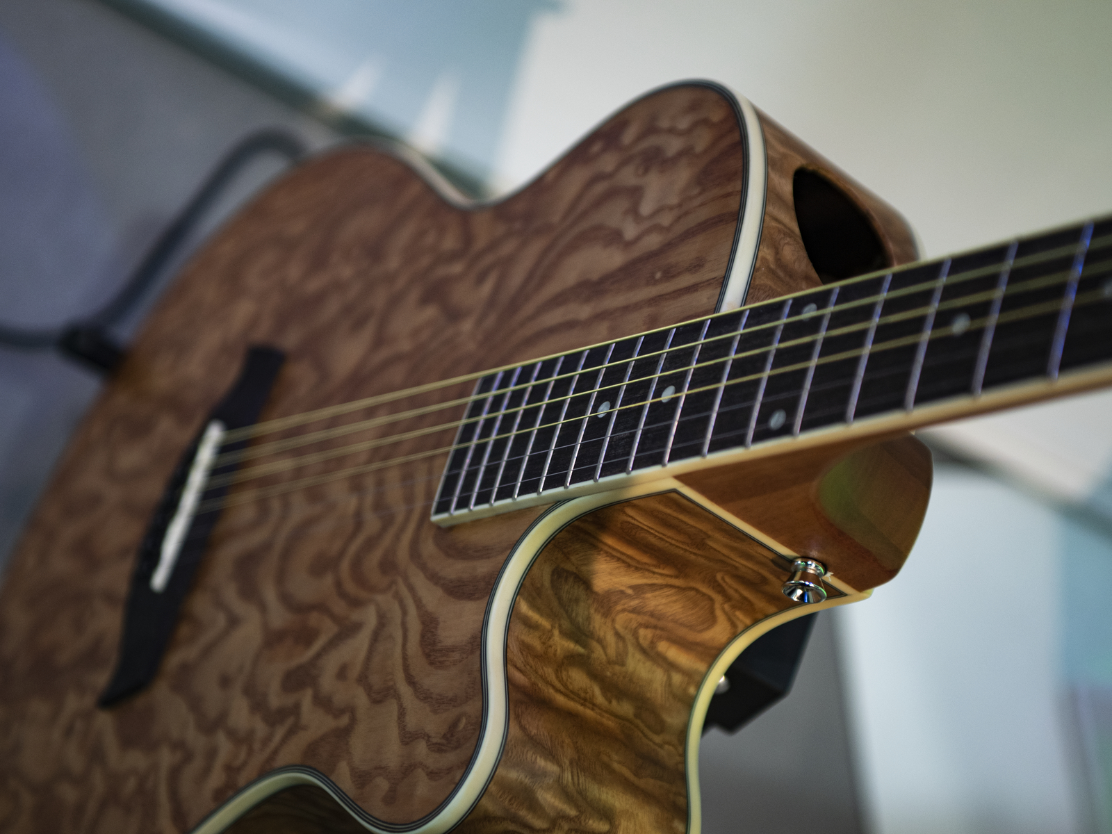 Dimavery SP-100, elektroakustická kytara typu Folk, přírodní - Obrázek 6