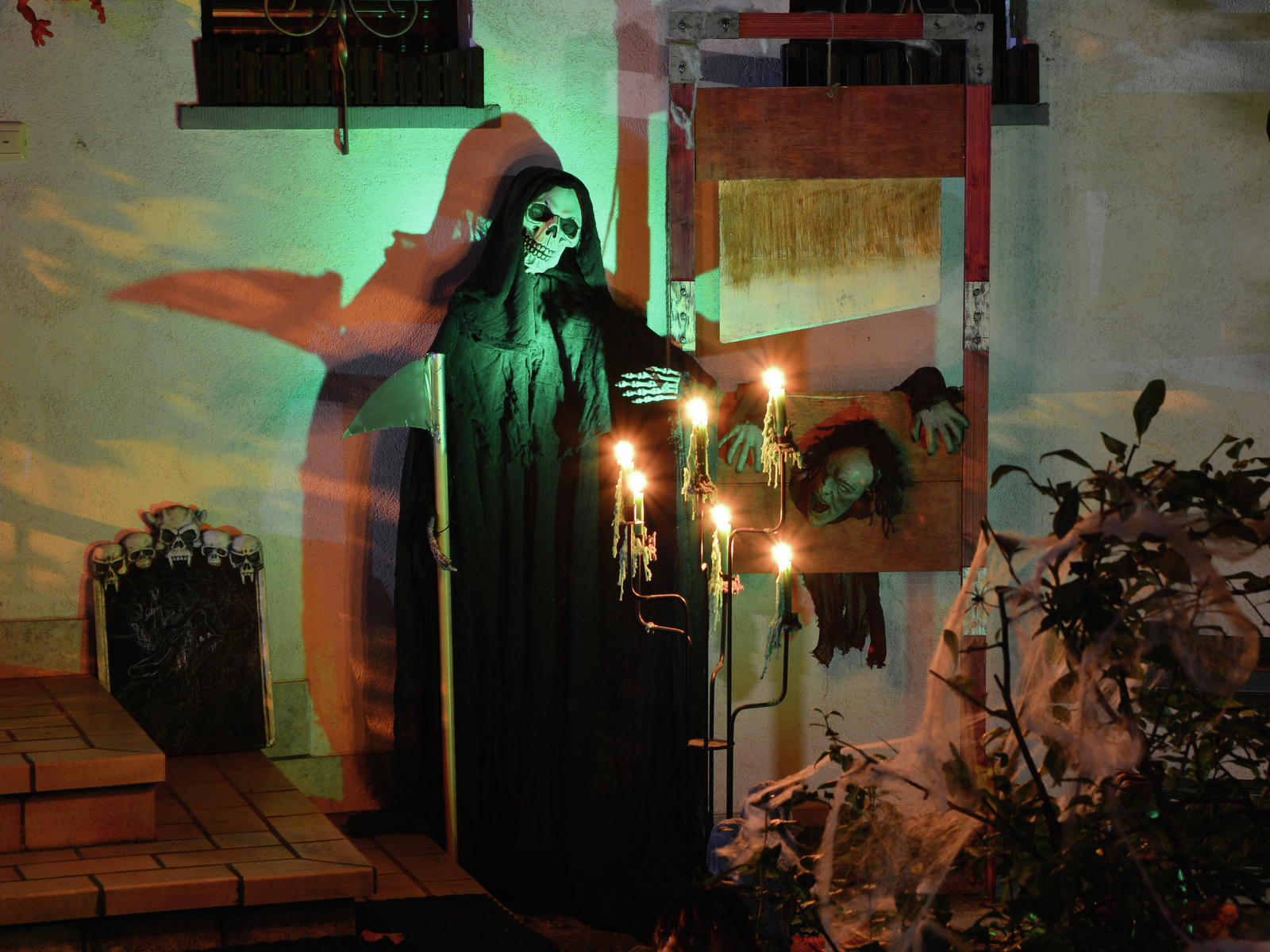 Halloween pavučina, 50 g, UV aktivní bílá - Obrázek 3