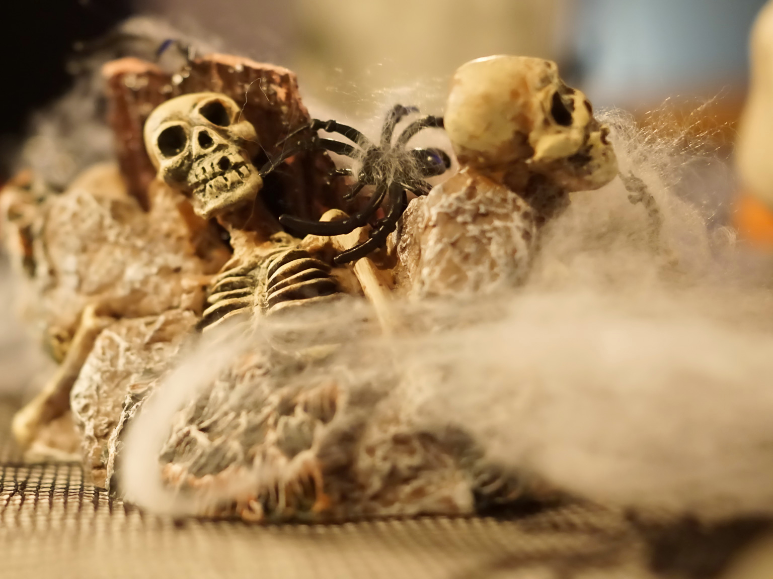 Halloween pavučina, 50 g, UV aktivní bílá - Obrázek 5
