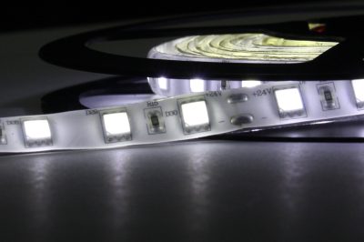 LED páska SMD5050, bílá 8000K, 24V, 1m, IP54, 60 LED/m