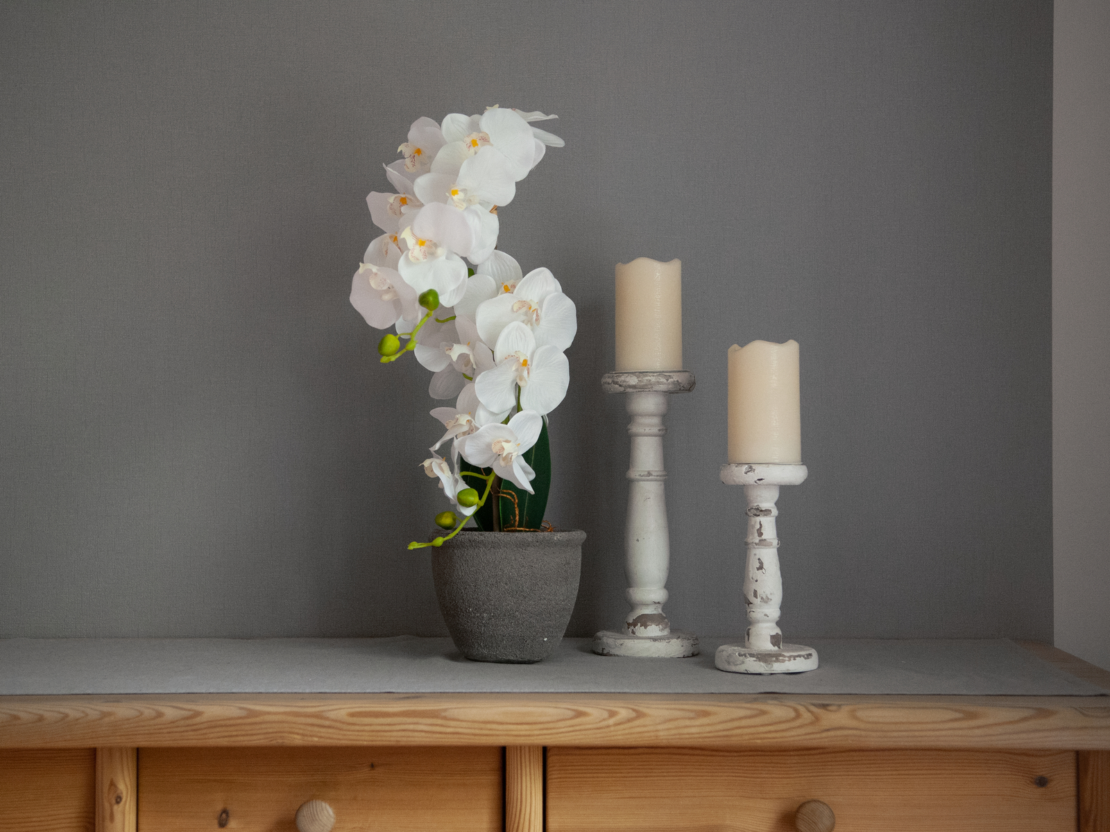 Orchidej s bílými květy, 80 cm - Obrázek 7