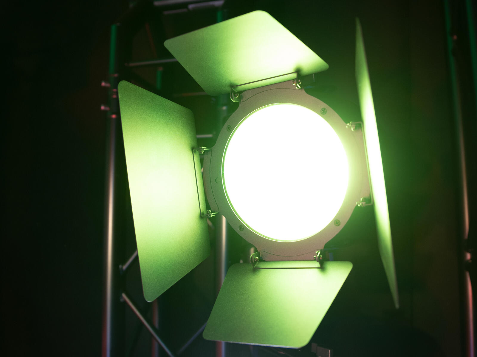 Eurolite LED Theatre COB 100 RGBAL, divadelní reflektir - Obrázek 8