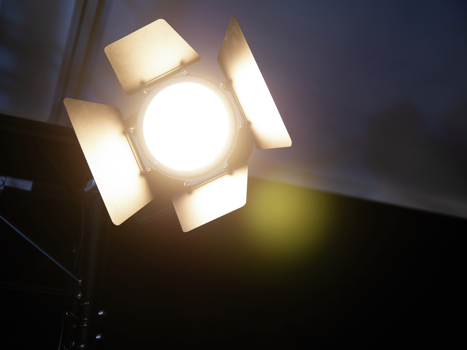 EUROLITE LED Theatre COB 200 WW, divadelní reflektor - Obrázek 8