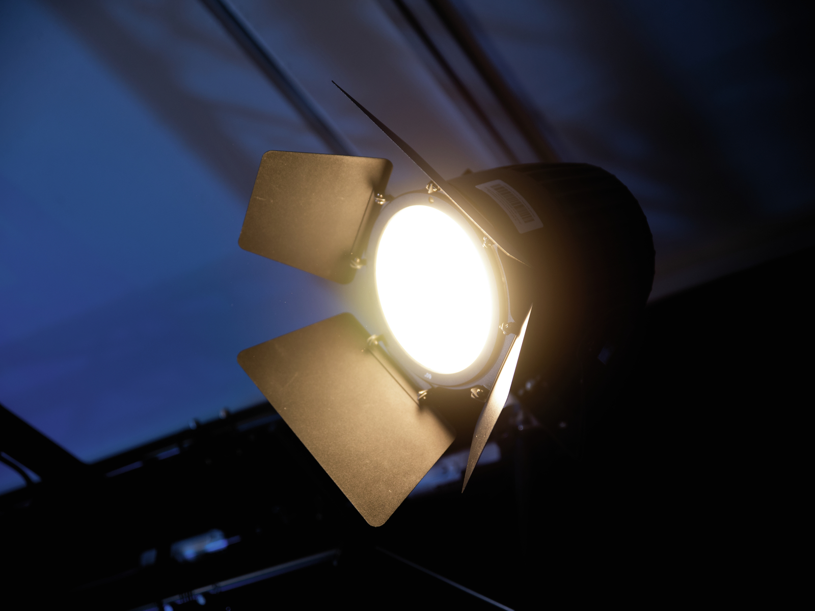 Eurolite LED Theatre COB 200 WW/CW, divadelní reflektor - Obrázek 7